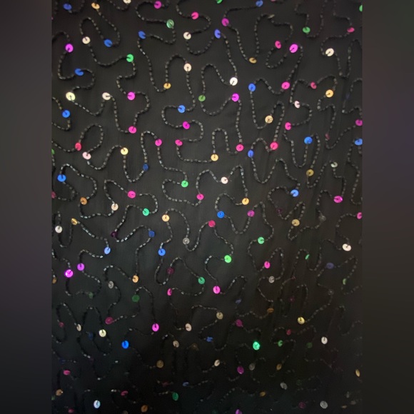 Sequin & Beaded Black Top with Raw Edges Sténay 100% Silk - Picture 3 of 7